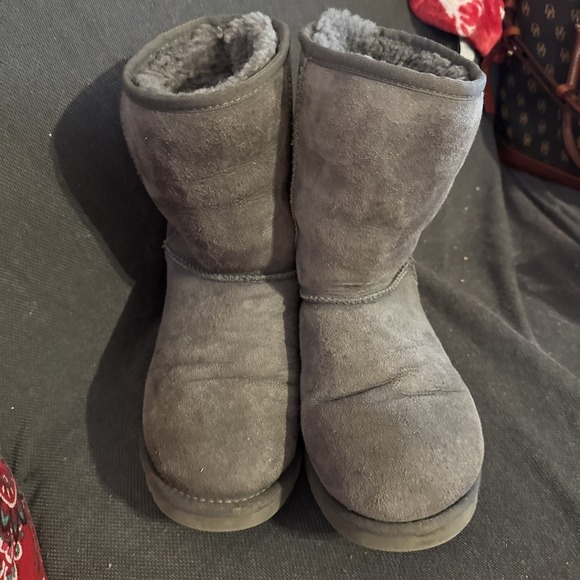 Ugg Australia Genuine Classic ShortBoots 7 US Women Dark Grey Leather Sheepskin - Picture 2 of 5